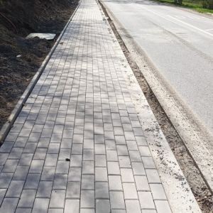 Silnice III/2904 Oldřichov v Hájích – Mníšek, humanizace průtahu vč. chodníků