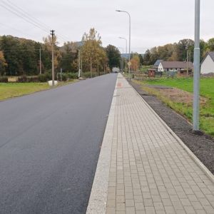 Silnice III/2904 Oldřichov v Hájích – Mníšek, humanizace průtahu vč. chodníků