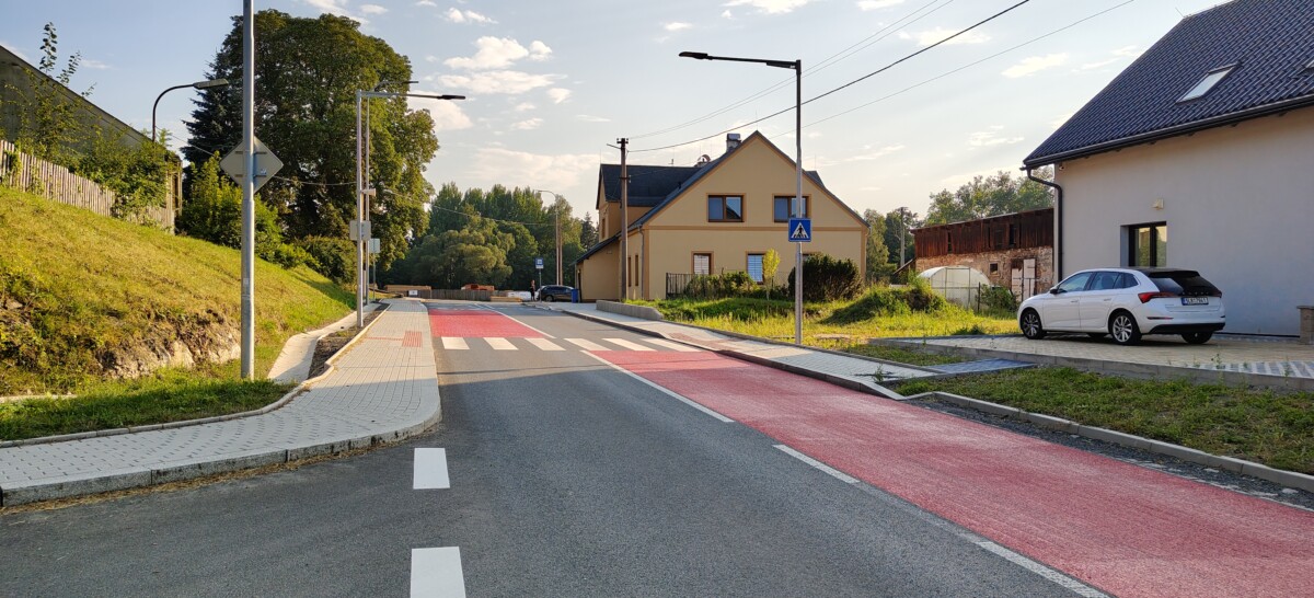 Silnice III/2904 Oldřichov v Hájích – Mníšek, humanizace průtahu vč. chodníků